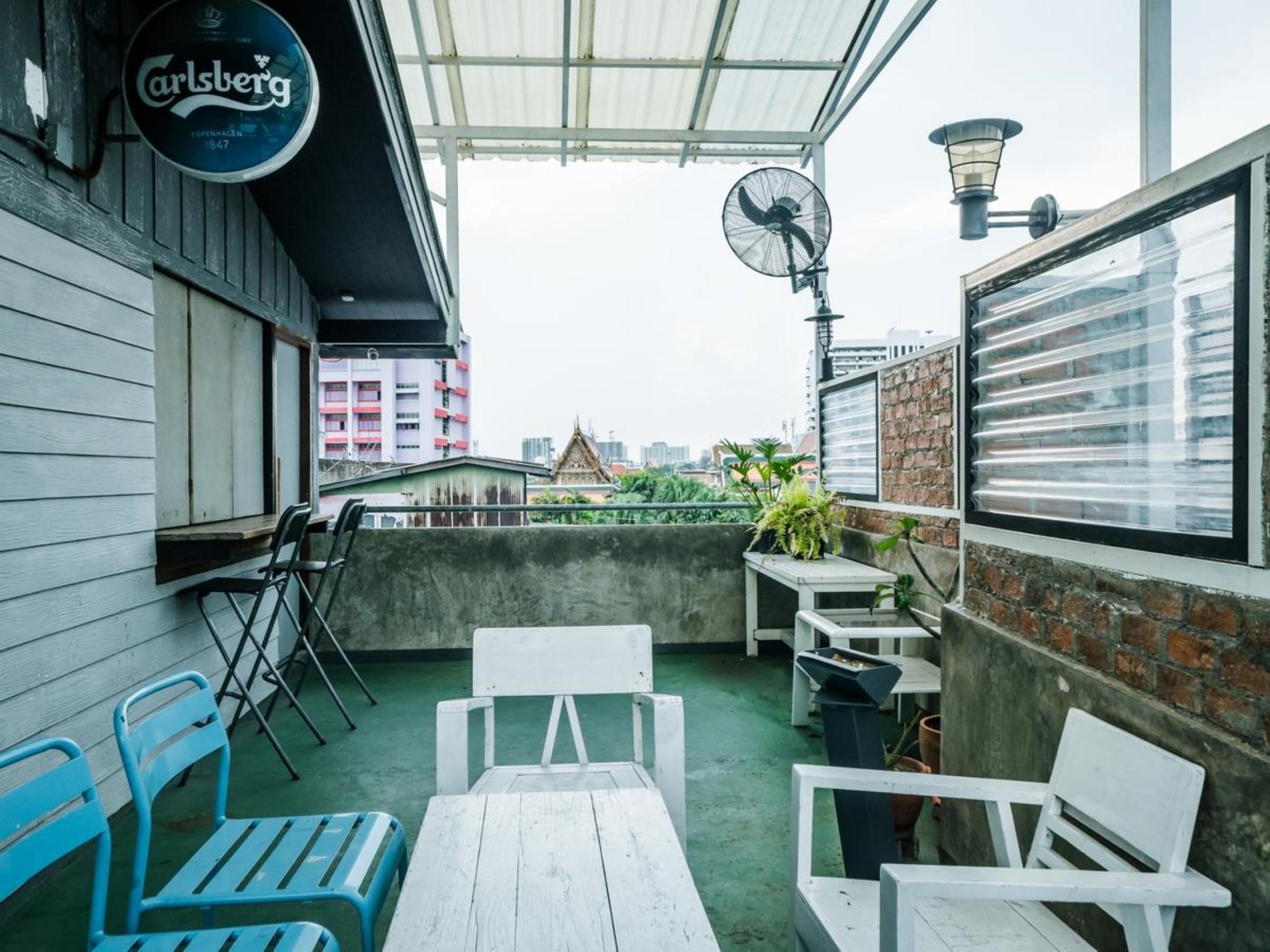 Zeds Hostel Bangkok Exterior photo