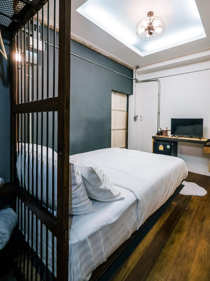 Zeds Hostel Bangkok Exterior photo