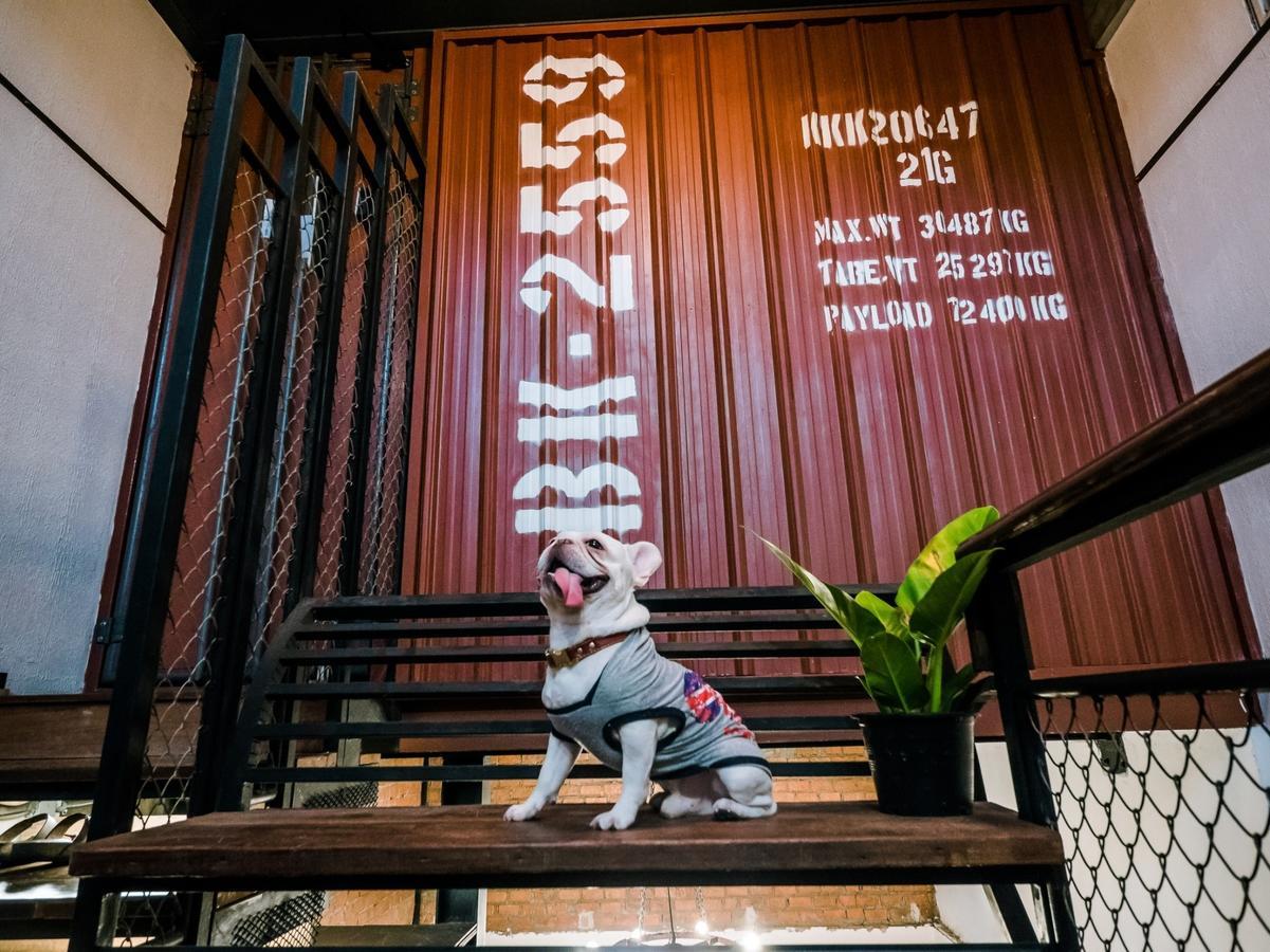 Zeds Hostel Bangkok Exterior photo